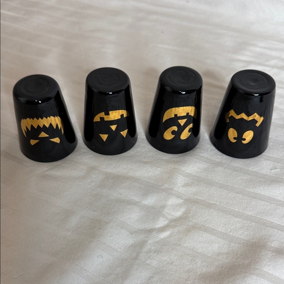 Halloween Black and Gold Shot Glasses Set - Picture 3 of 3